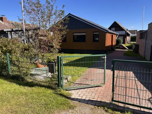 PKW Stellplatz vor dem Haus