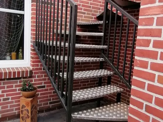 Treppe zur Wohnung