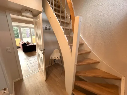 Treppe ins Obergeschoss
